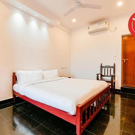 Spot On 39480 Vattekad Tourist Home Kakkanad Exterior foto