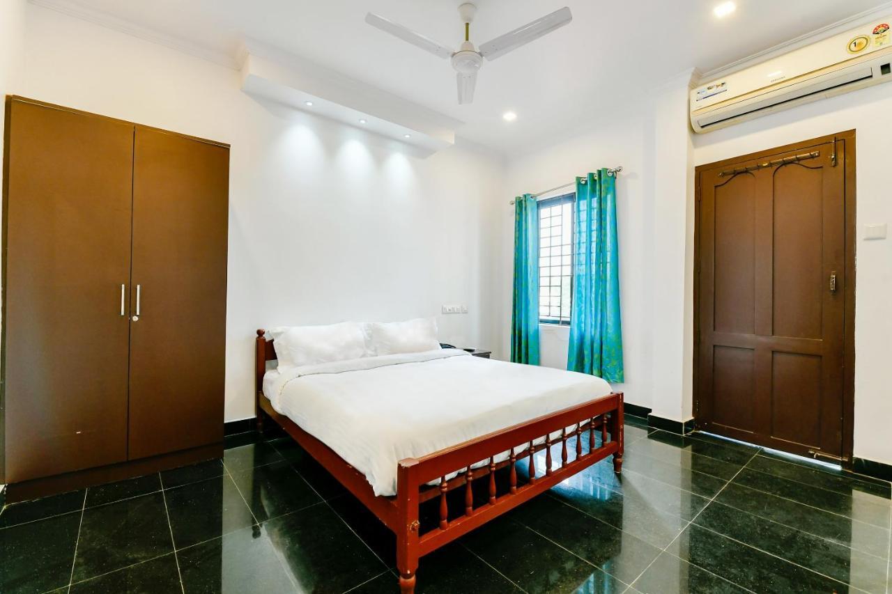 Spot On 39480 Vattekad Tourist Home Kakkanad Exterior foto