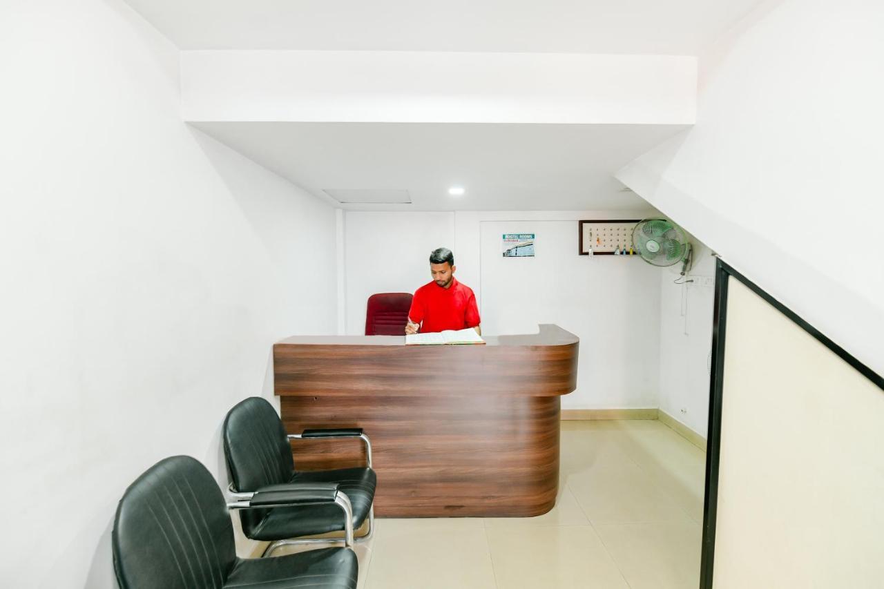 Spot On 39480 Vattekad Tourist Home Kakkanad Exterior foto