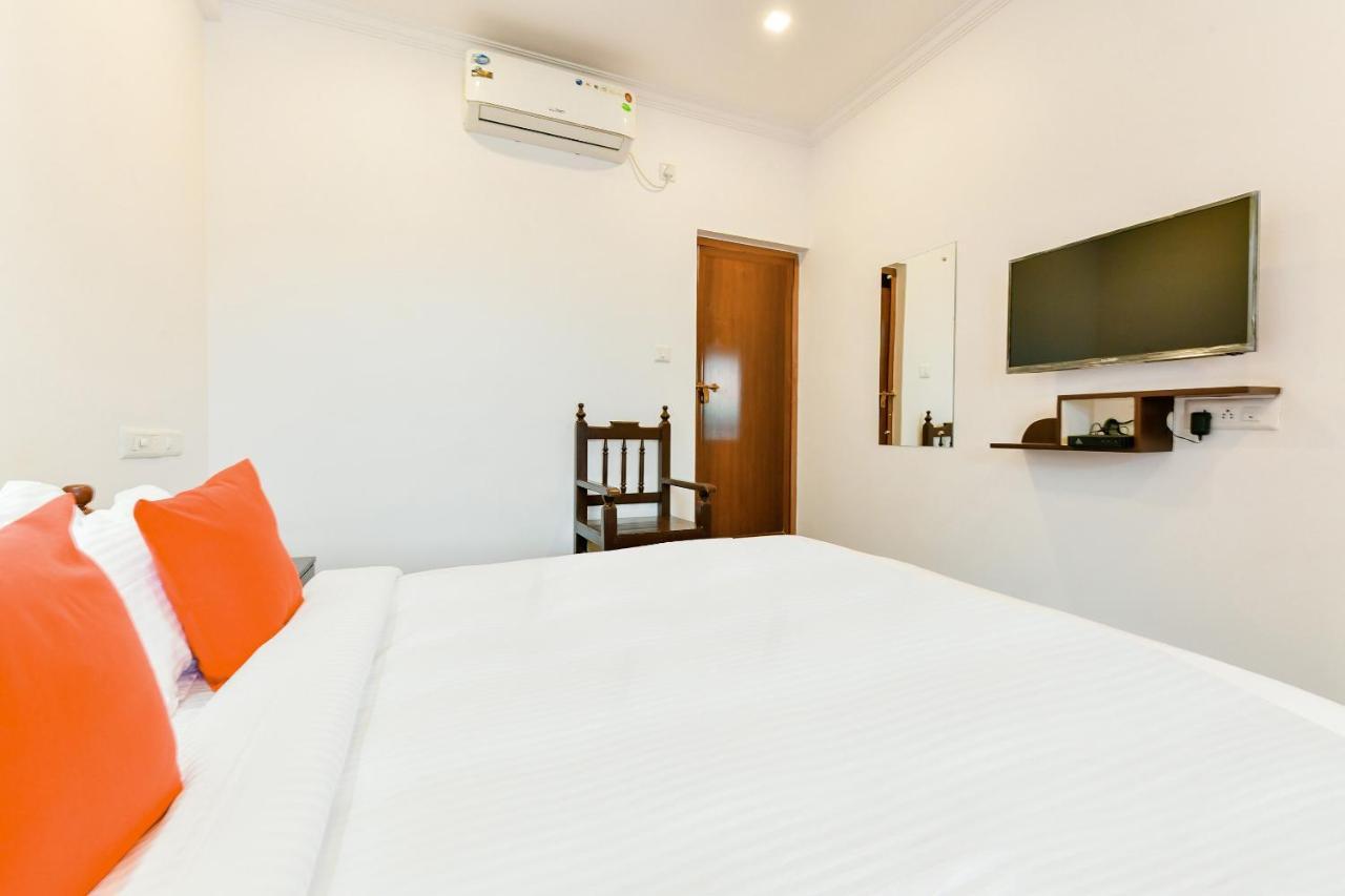 Spot On 39480 Vattekad Tourist Home Kakkanad Exterior foto