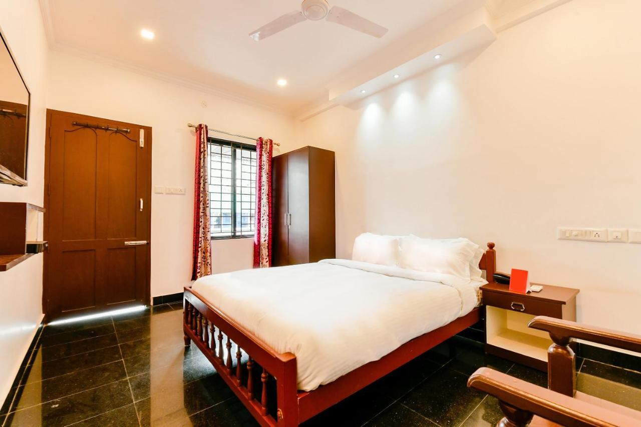Spot On 39480 Vattekad Tourist Home Kakkanad Exterior foto